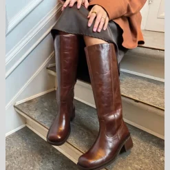 A Real Woman'S World CS8746