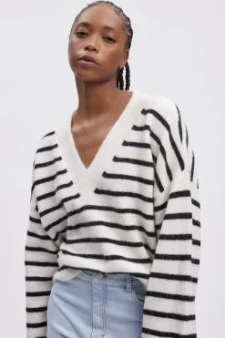 Alphagz V-Neck Striped