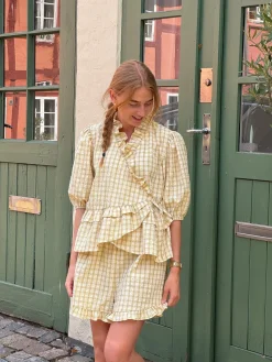 Aulina Shorts AV6071