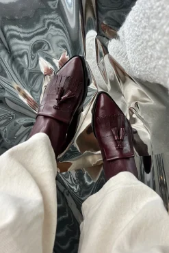 Caroline Moves CS8634