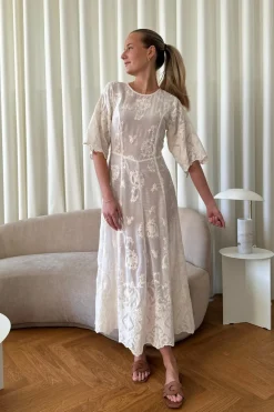 Ellinoric Lace Long Dress