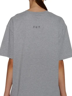 Essential T-Shirt 610560