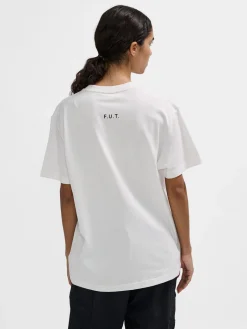 Essential T-Shirt 610560