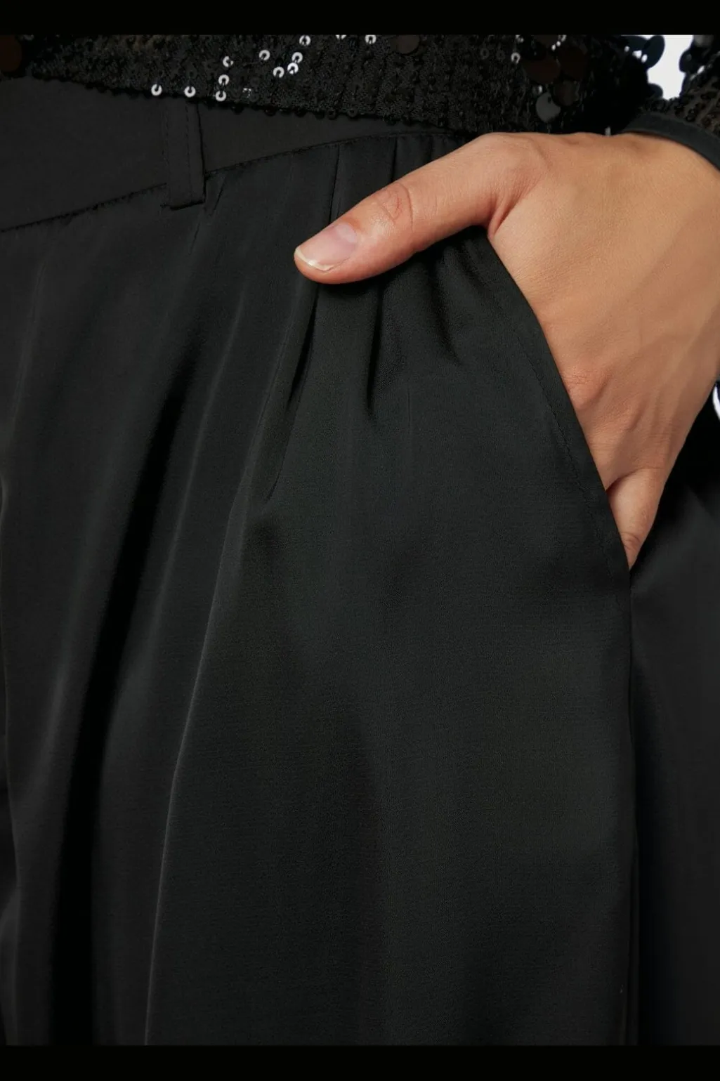 Fayla Drapy Satin Balloon Pants 167418