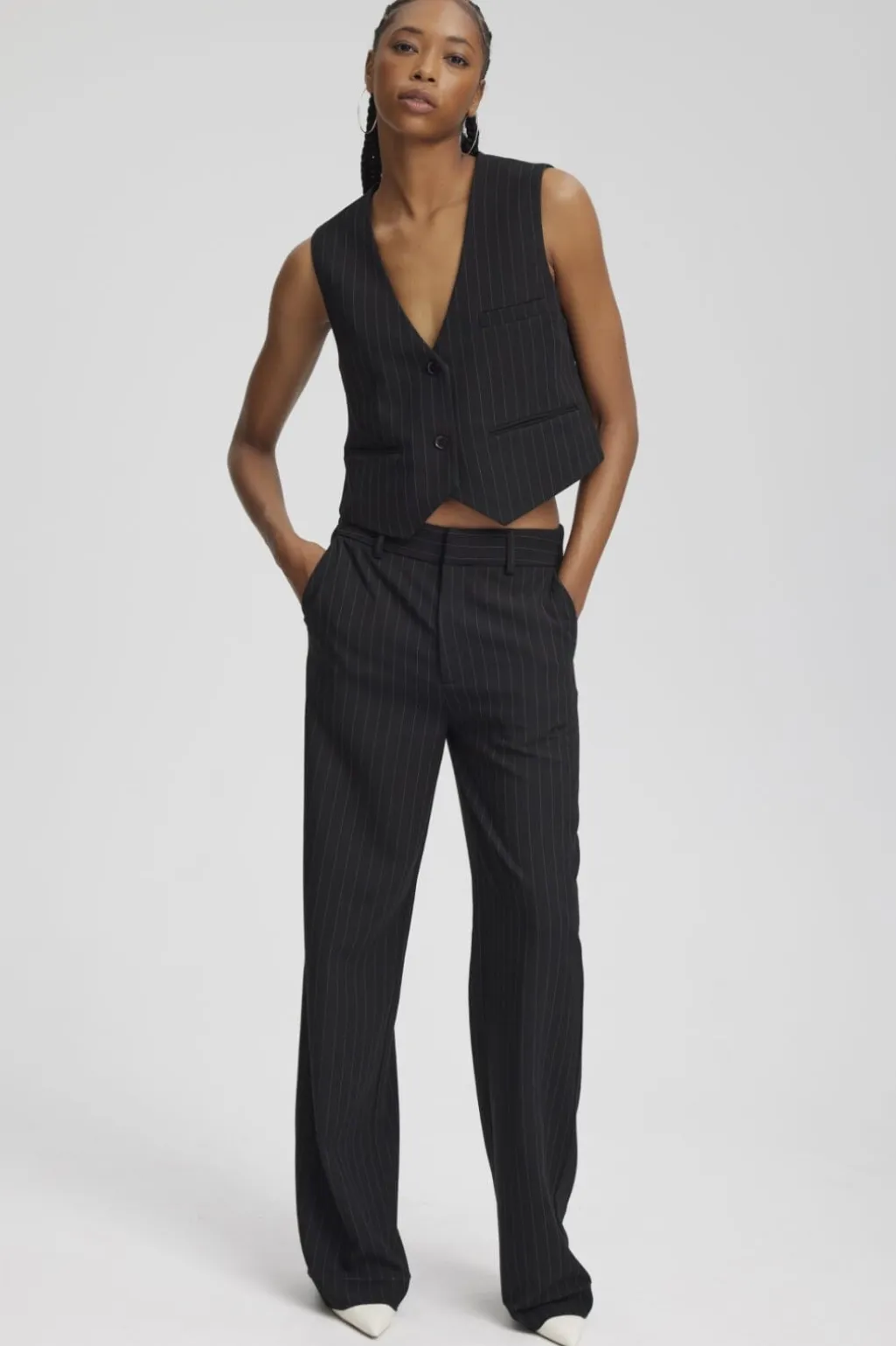 JoelleGZ pinstripe MW pants NOOS