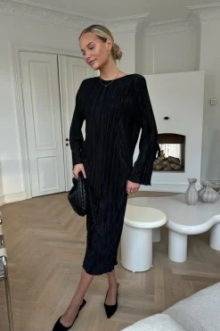 Kellyic Long Plissé Dress A23287