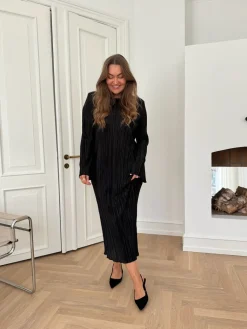 Kellyic Long Plissé Dress A23287