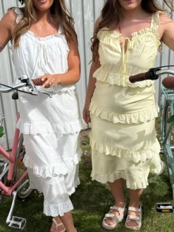 Laura And Charlott 152219B