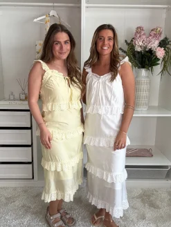 Laura And Charlott 152219B