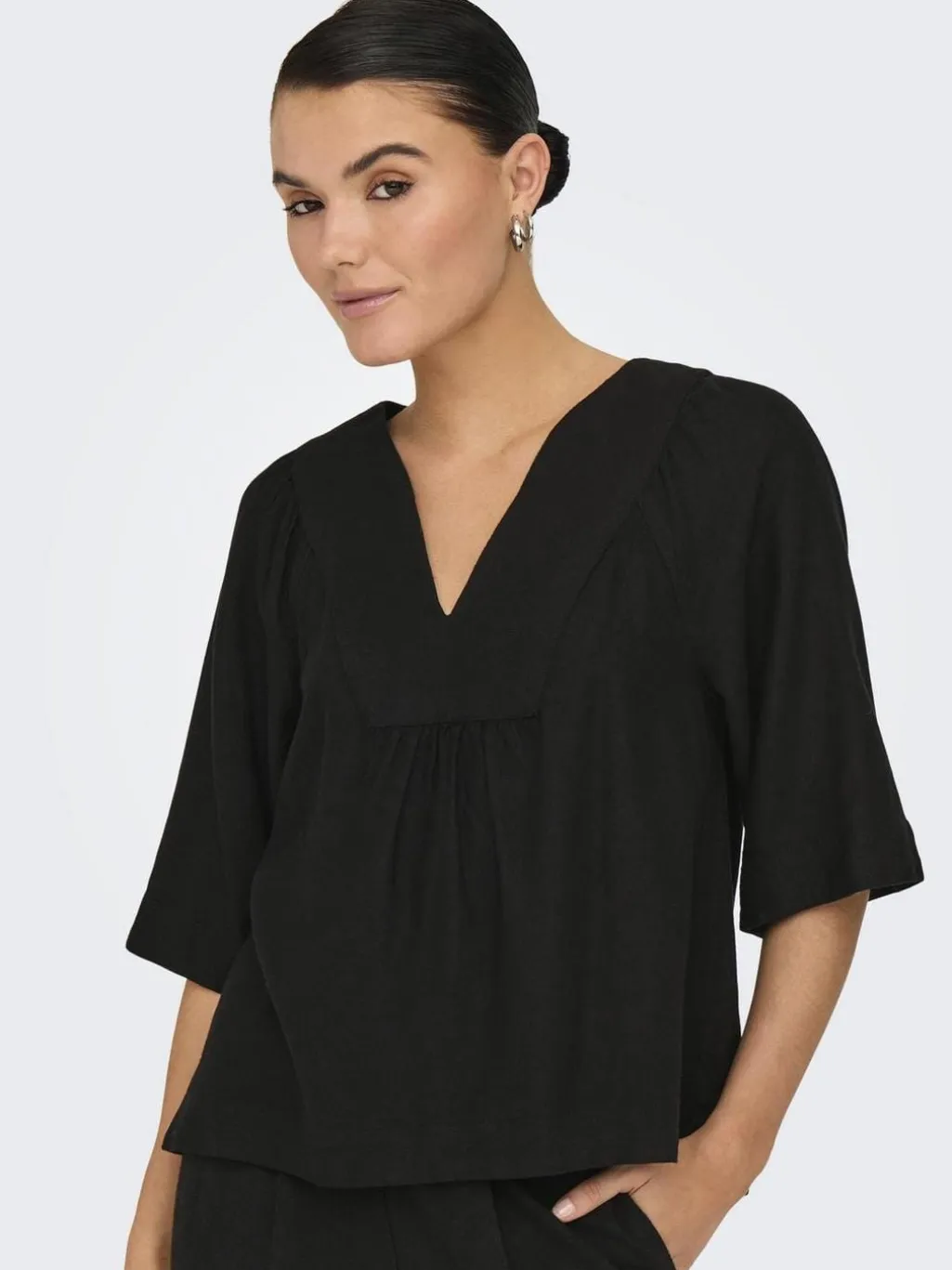 Onlcaro 2/4 V-Neck Linen Bl Top Cc