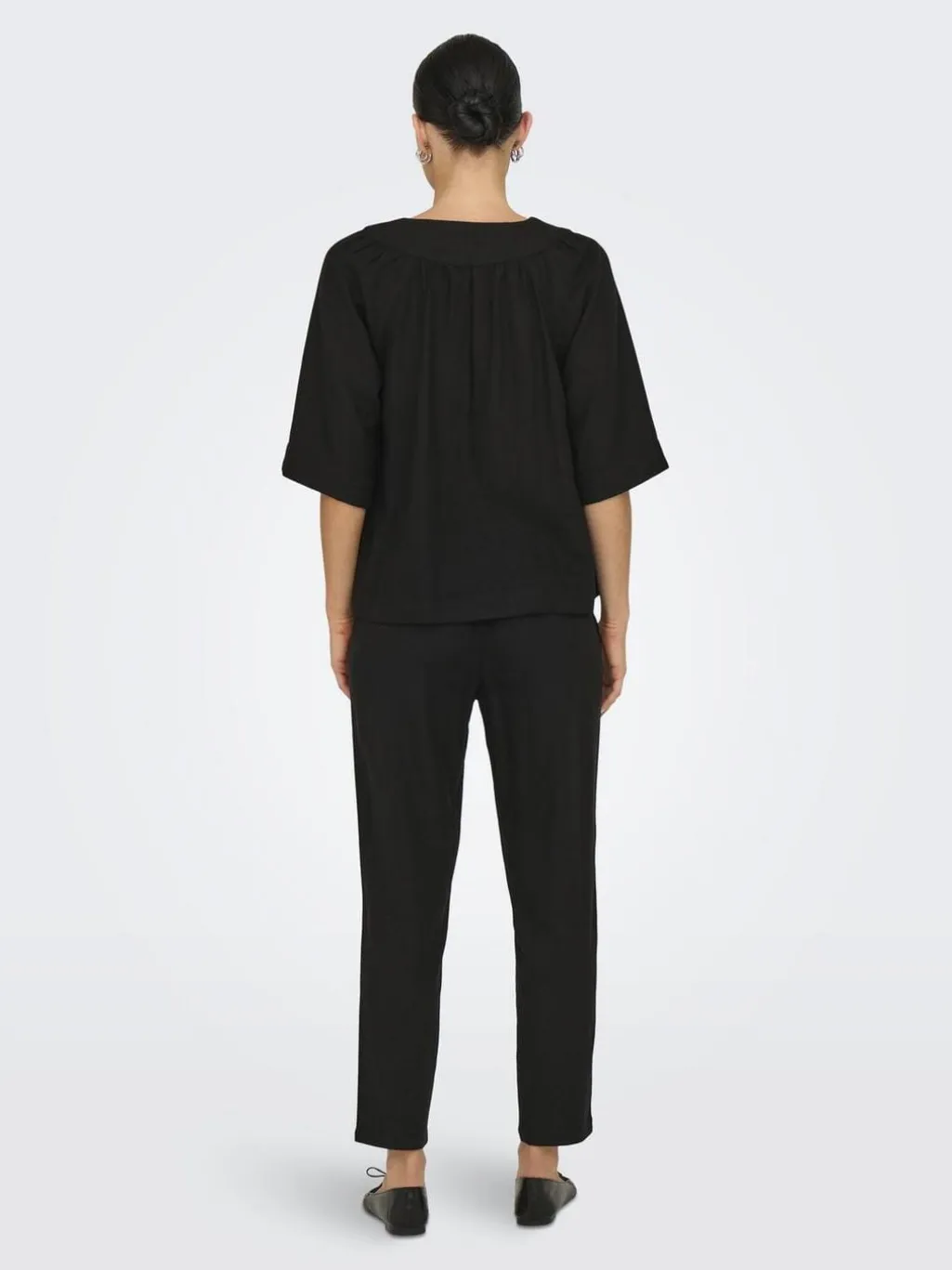 Onlcaro 2/4 V-Neck Linen Bl Top Cc