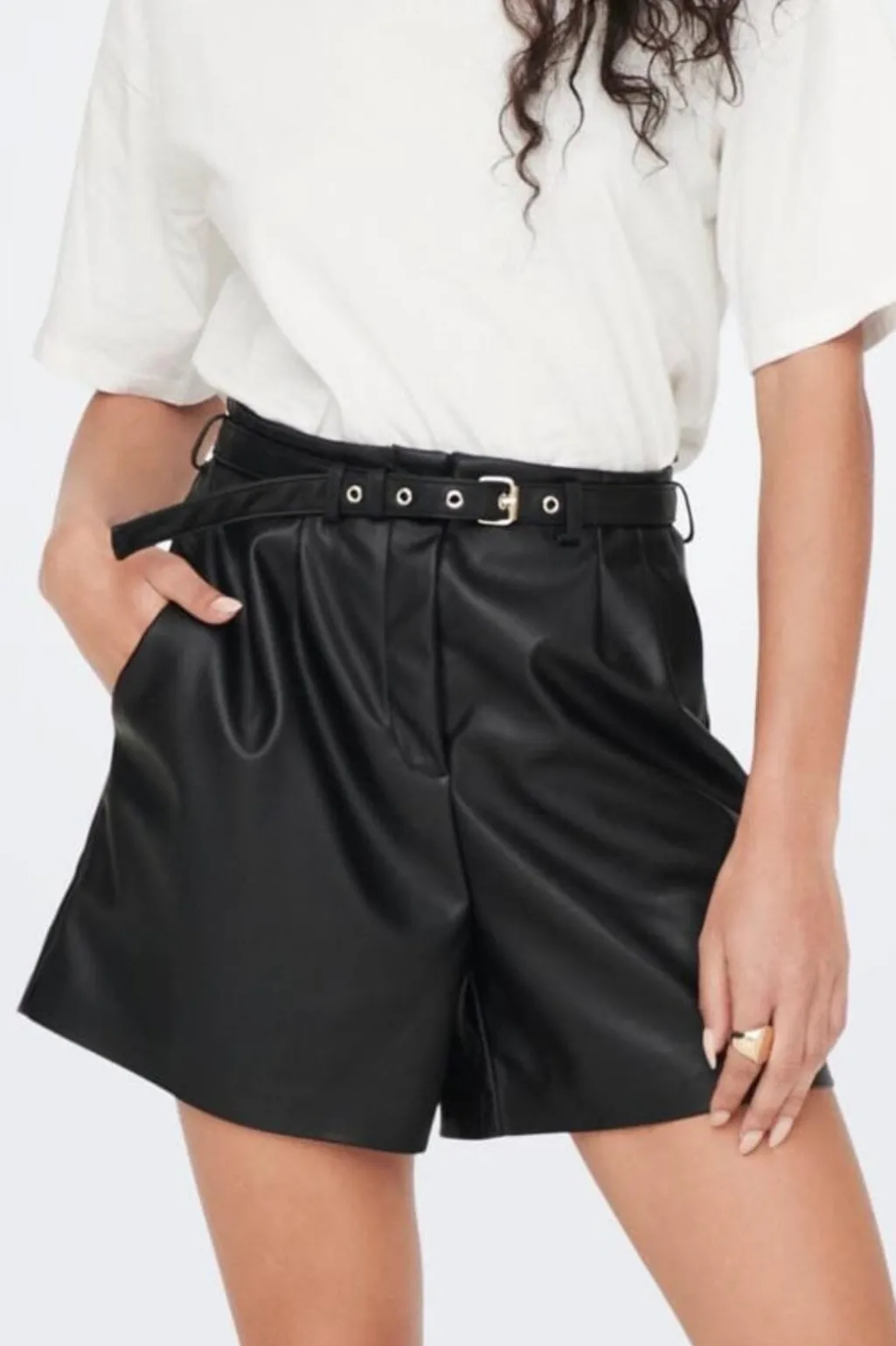 Onlheidi Faux Leather Shorts Otw
