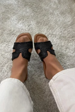 Oriana Sandal