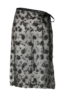 Pcnatasja Lace Sarong