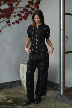 Savy Flower Emb Blouse 166791