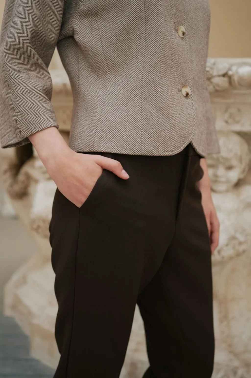 Tasia Suit Capri Pants 163723