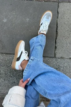 The Power Sneak CS8612