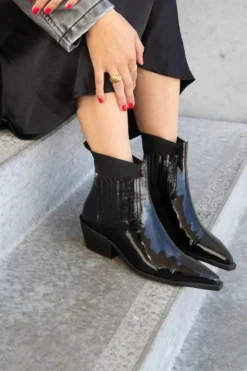 The Walking Boot Patent