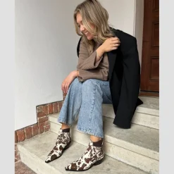 The Walking Boot Print CS8795