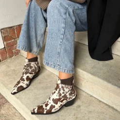 The Walking Boot Print CS8795