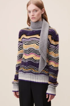 Triangle Solid Logo M