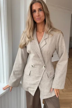 Veraic Fitted Blazer A23749