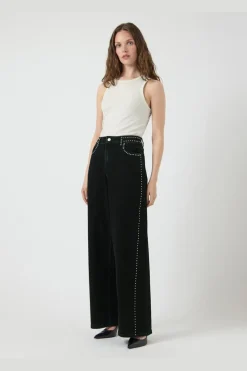 Yasnoelle Studded Jeans